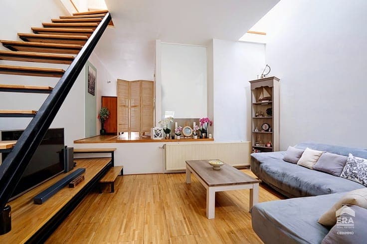PROPERTY COMPRISING TWO HOUSES + COMMERCIAL PREMISES!