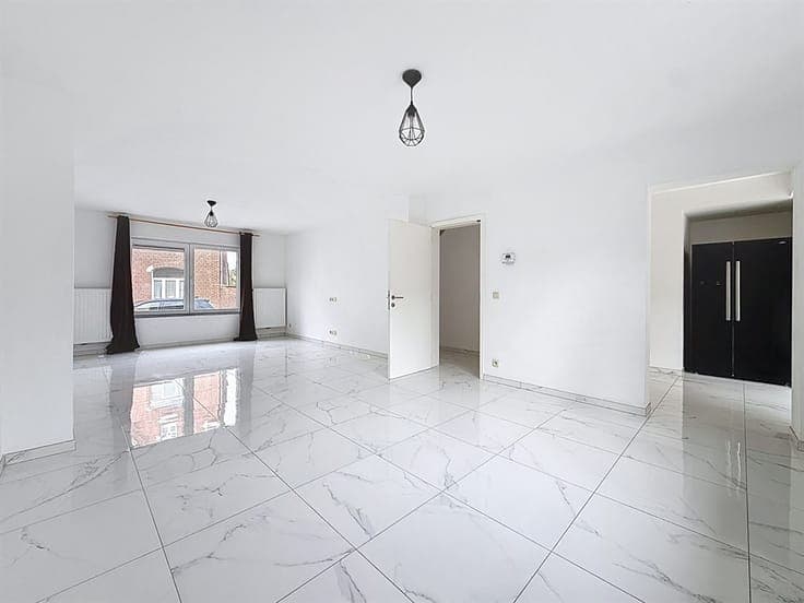 Renovated house with independent studio