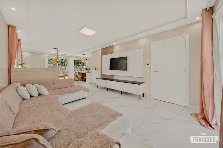High-quality 3-bedroom home with an EPC rating of A in a ru…