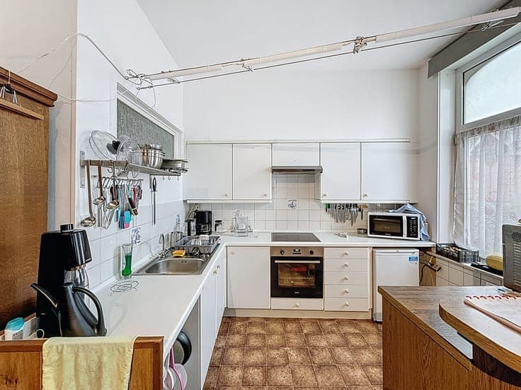 Investeringspand bestaande uit drie appartementen en hand...