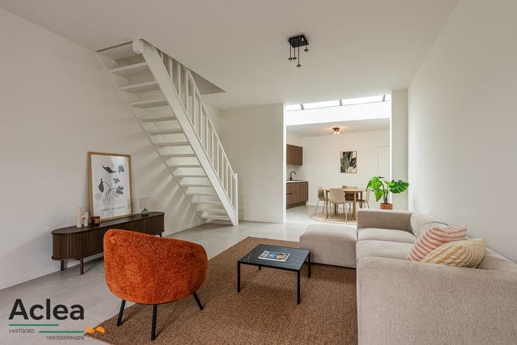 Stijlvol gerenoveerde woning met tuin en parkeerplaats