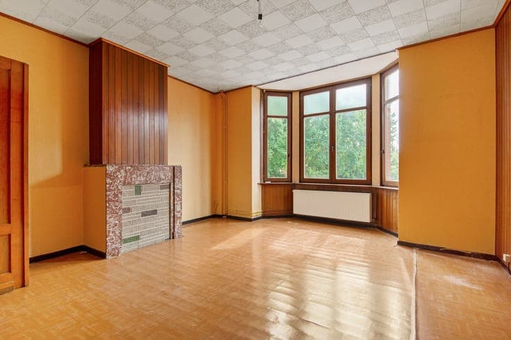 Bel-étage woning met grote garage