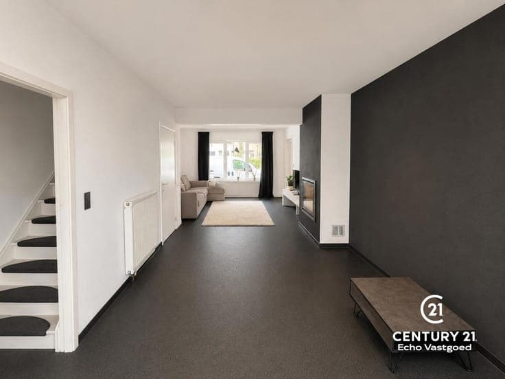 A centrally located, refurbished and move-in-ready property