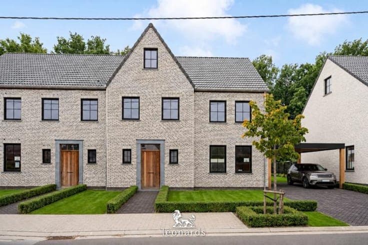 Spacious semi-detached new-build home for sale in Desselgem