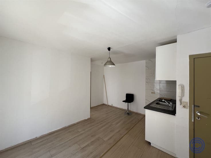 Vergund appartementsgebouw met garages!