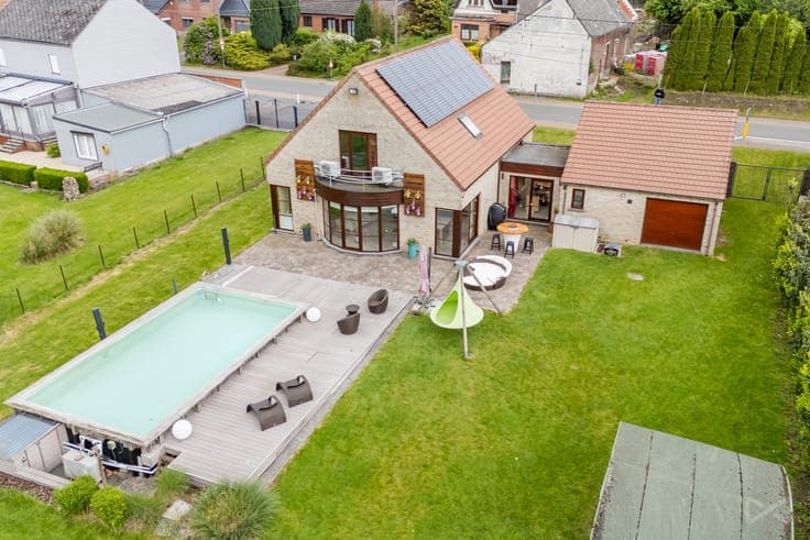 House in Sars-la-Bruyère