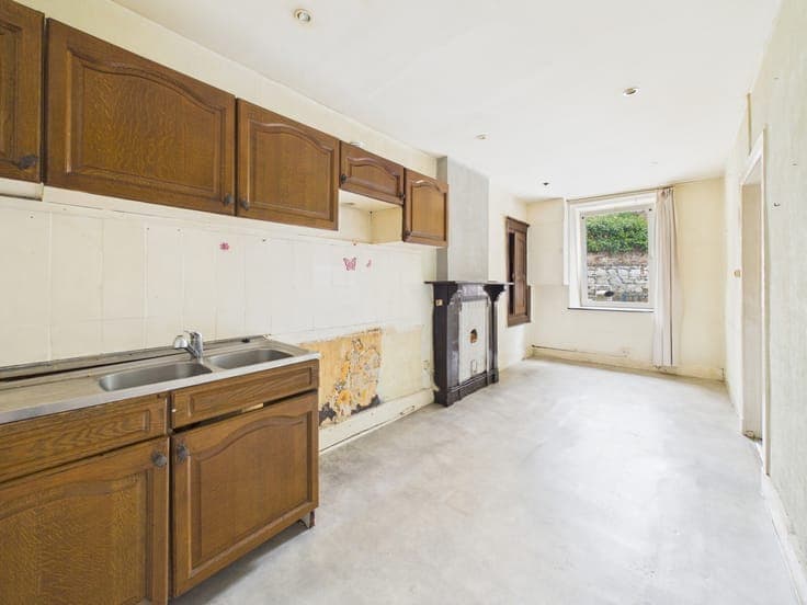 FLÉMALLE – House to renovate, great potential