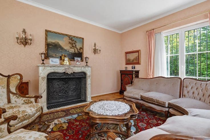 Spacious villa with elevator near Place Dumon