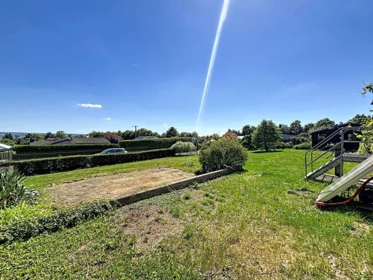 Chalet with building plot for sale in Somme-Leuze