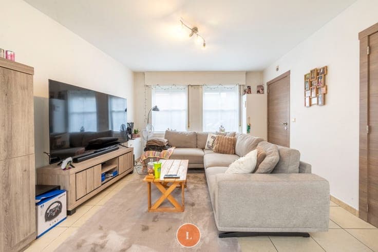Instapklare woning met 3 slaapkamers en garage.