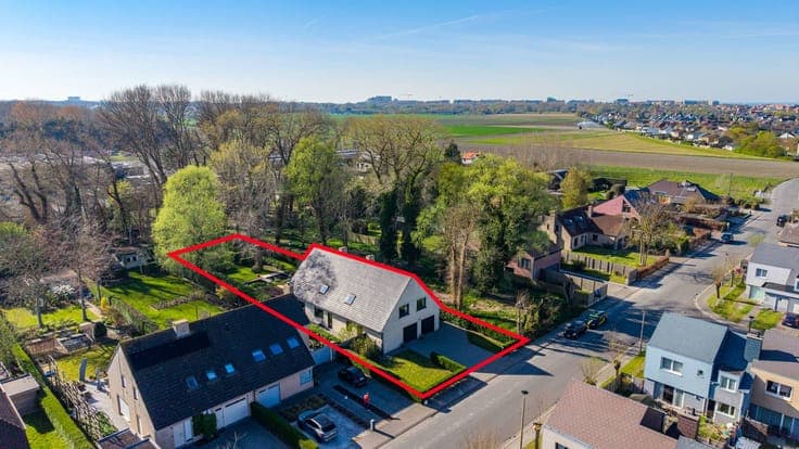 Beautiful 5 bedroom villa for sale in Nieuwpoort.
