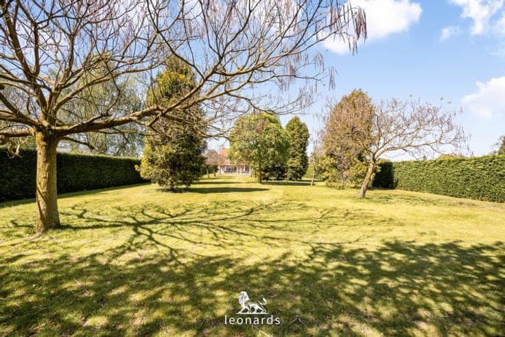 Spacious luxury villa on 3,001 m² in a rural setting