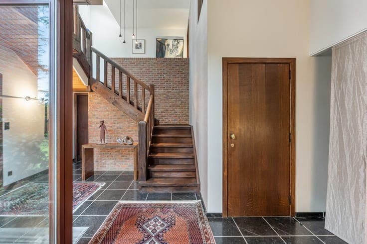 Ruime, te moderniseren villa met 5 slaapkamers en atelier...