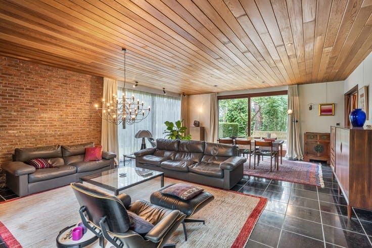 Ruime, te moderniseren villa met 5 slaapkamers en atelier...