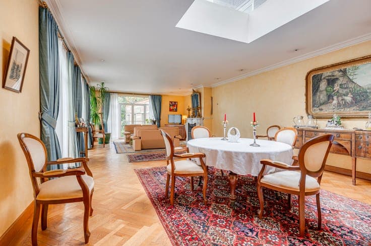 Spacious house with commercial premises on 93 acres