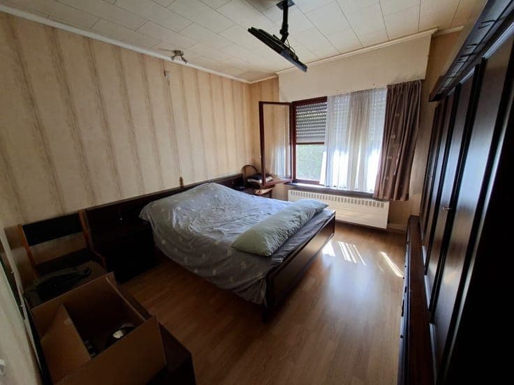 Ready-to-move-in family bungalow, quiet area, with garden