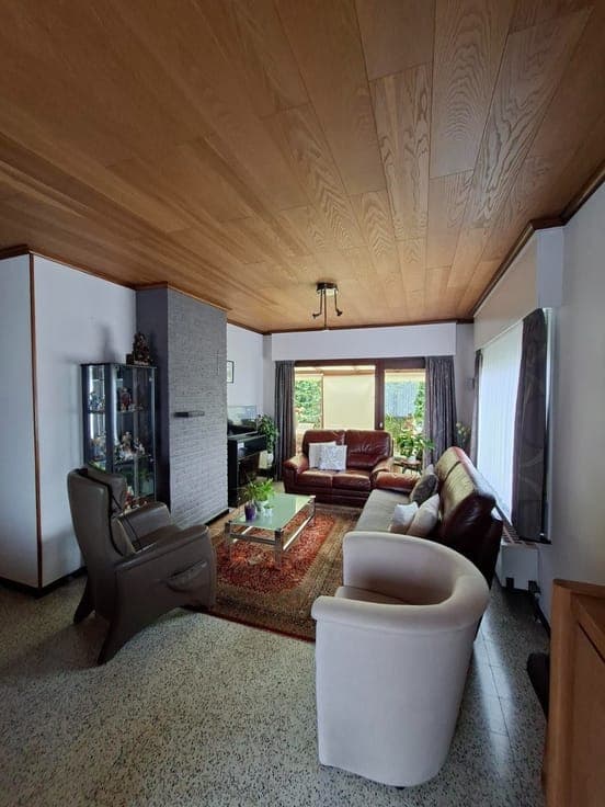 Ready-to-move-in family bungalow, quiet area, with garden