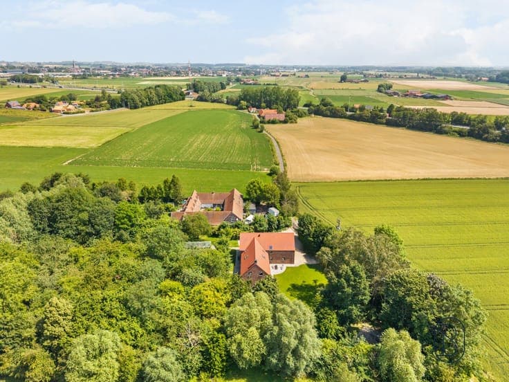 Exceptional property to be completed on a vast 5,600 m² plot