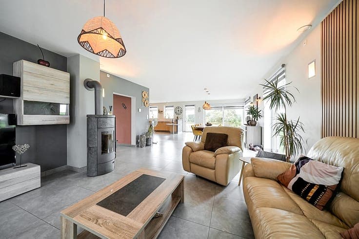 Recent 4-Bedroom Home Near Luxembourg