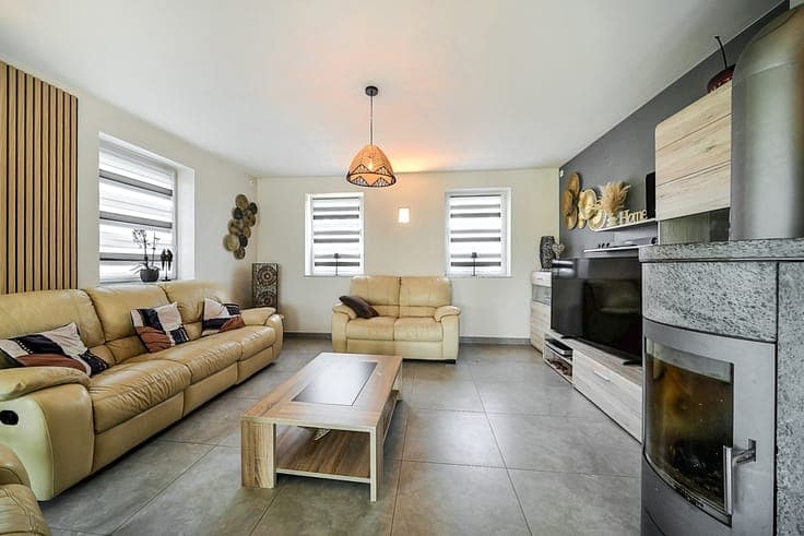 Recent 4-Bedroom Home Near Luxembourg