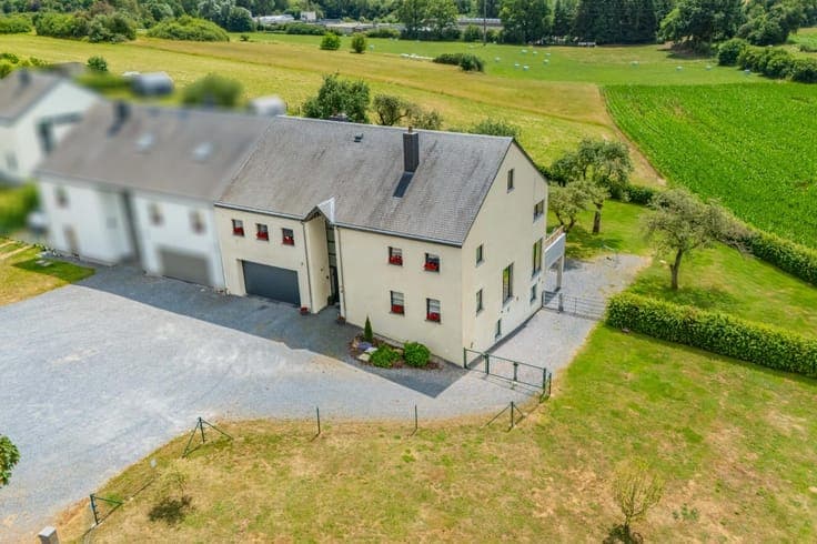 Recent 4-Bedroom Home Near Luxembourg