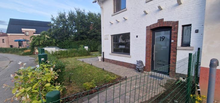 Tranquil family home in a sought after neighbourhood
