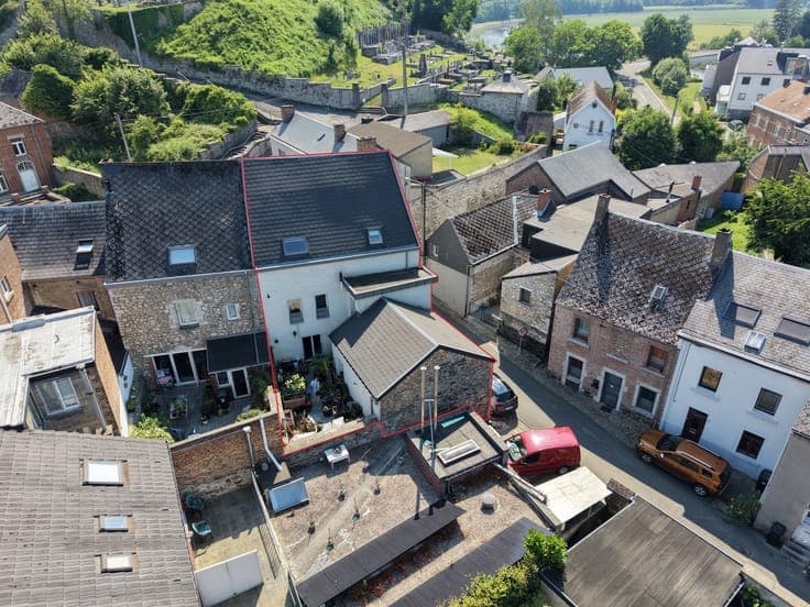 Investment property in Floreffe