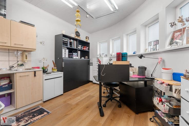 Huis aan invalsweg Oostende