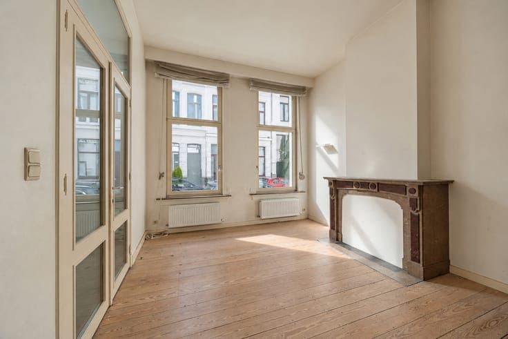 Unique city home with 4 bedrooms, 2 kitchens and a garden