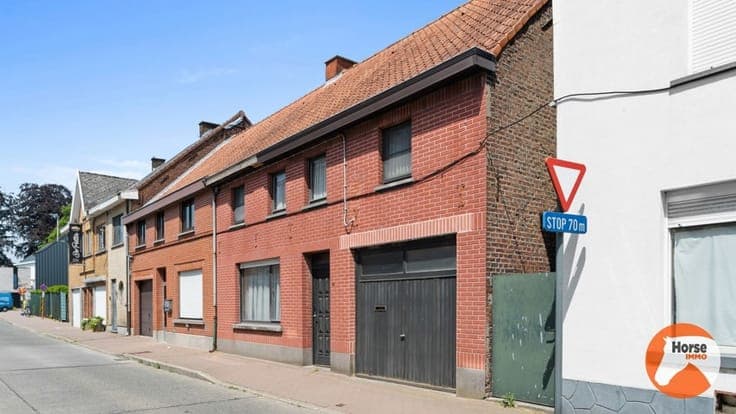ZOTTEGEM - Te renoveren woning op ruim perceel van ca 45a