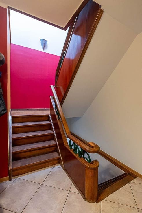 Eengezinswoning met 4 slaapkamers, garage en tuin