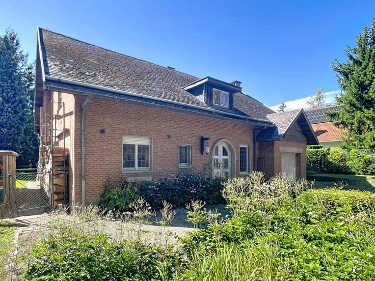 Jezus-Eik: VILLA/POSSIBILITY OF MIXED USE to renovate
