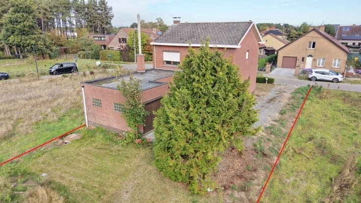 Woning van ±185m² op 4 are 60 ca in half-open-bebouwing
