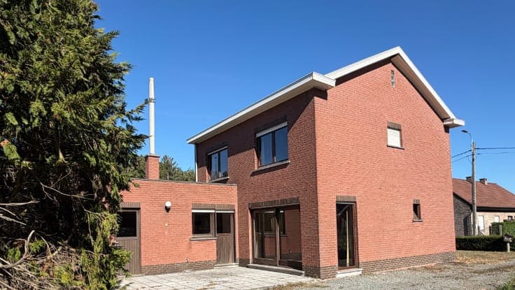 Woning van ±185m² op 4 are 60 ca in half-open-bebouwing