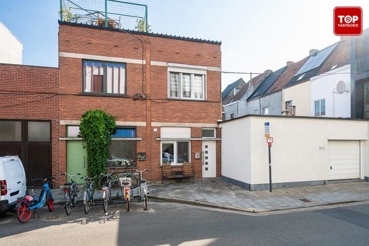 Instapklare woning met 2 ruime slaapkamers nabij Bourgoyen