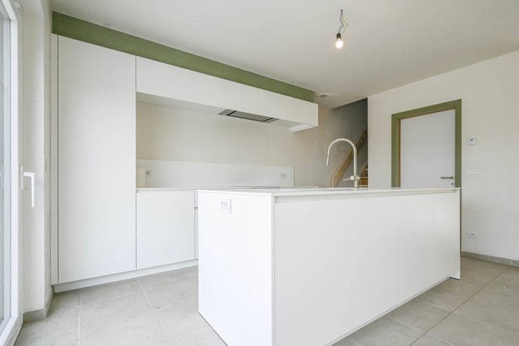 Halfopen nieuwbouwwoning met tuin in Sint-Denijs-Westrem