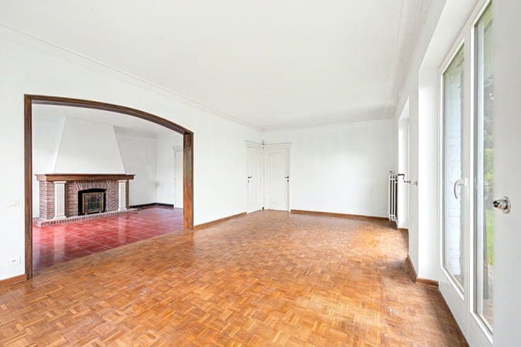 Prox. Pl. Dumon - Villa rénovée sur 5 ares 09