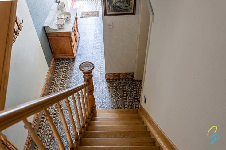 A ready-to-move-in with 4 bedrooms and 2 bathrooms