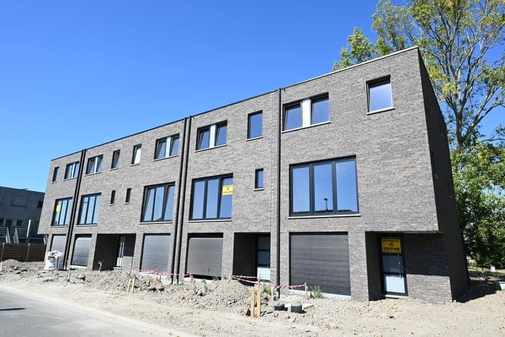 LAATSTE afgewerkte nieuwbouw bel-étagewoningen met GARAGE...