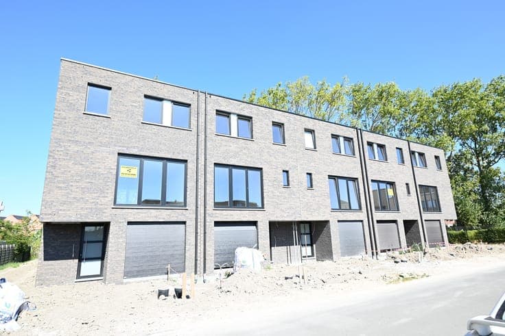 LAATSTE afgewerkte nieuwbouw bel-étagewoningen met GARAGE...