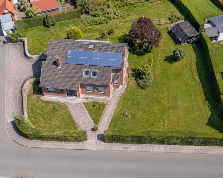 House in Montigny-le-Tilleul