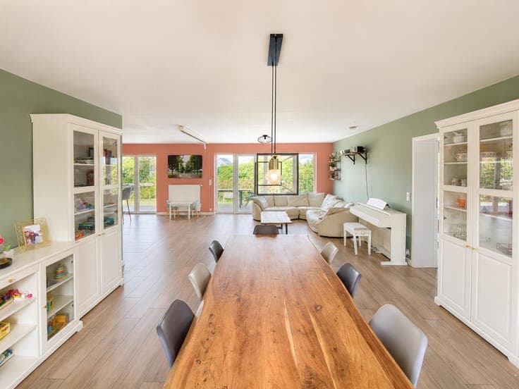 STUNNING VILLA BUILT IN 2019: 5 BEDROOMS - 2 BATHROOMS