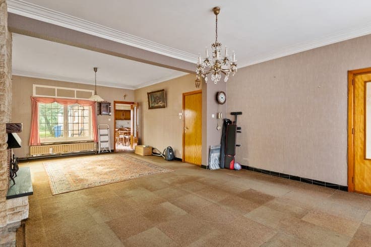 Ruime woning op uitzonderlijk perceel van 1.081 m²
