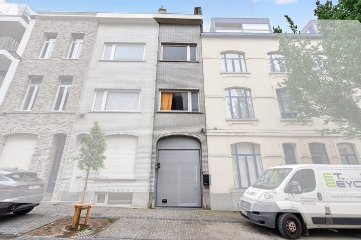 3-bedroom renovation property in a prime location near th...