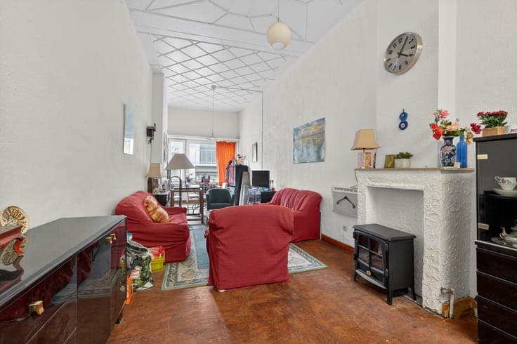 3-bedroom renovation property in a prime location near th...