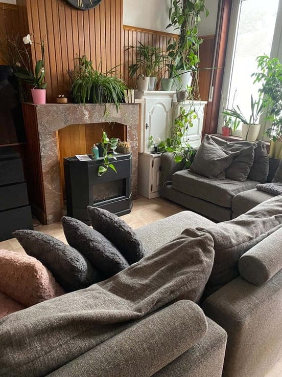 Woning met tuin, 2 slaapkamers, bureau & ingerichte zolde...