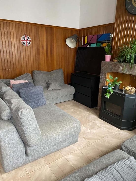 Woning met tuin, 2 slaapkamers, bureau & ingerichte zolde...