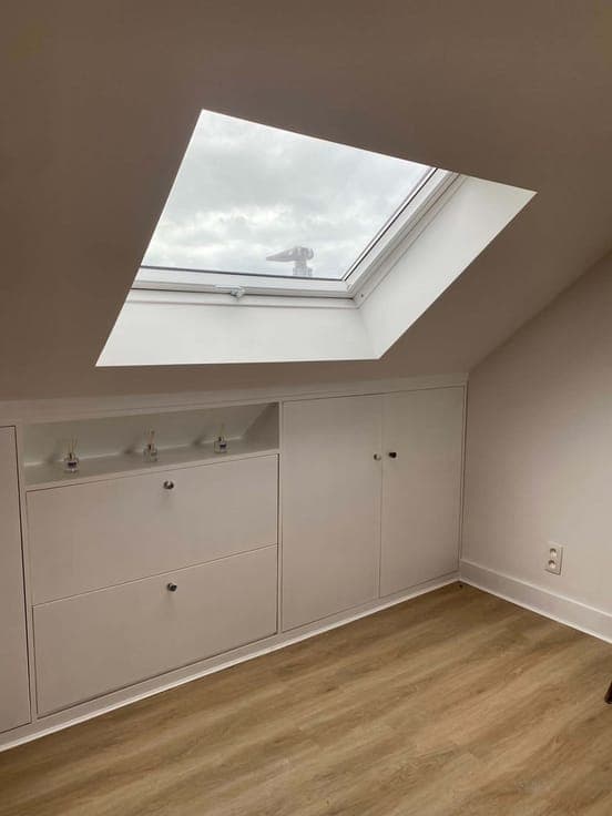 Woning met tuin, 2 slaapkamers, bureau & ingerichte zolde...