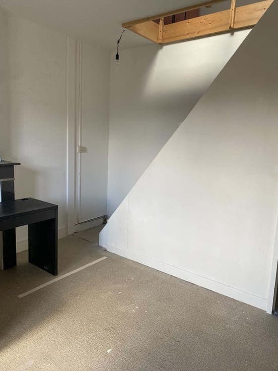 Woning met tuin, 2 slaapkamers, bureau & ingerichte zolde...