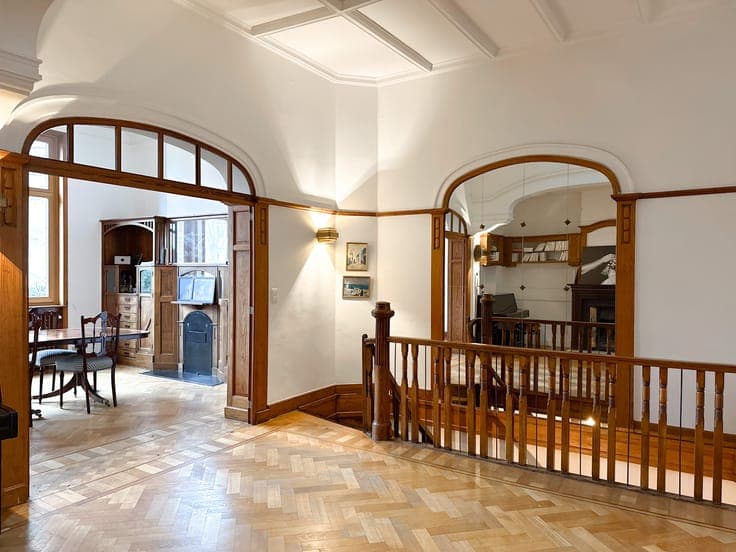 Art Nouveau Townhouse – Square Larousse District